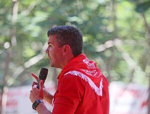 Santiago Peña no acepta formato y suspenden debates presidenciales · Radio Monumental 1080 AM