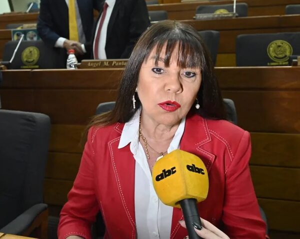 AUDIO: Diputada Celeste Amarilla pedirá sobre tablas pedido de pérdida de investidura para legisladores que supuestamente vendieron votos para favorecer a Horacio Cartes - A La Gran 7-30 - ABC Color