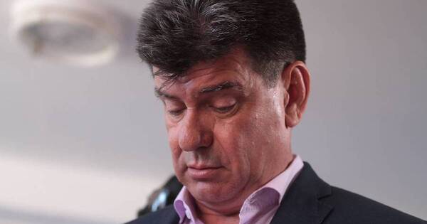 La Nación / Si Efraín quiere la unidad debe descabalgar, afirmó Kencho Rodríguez