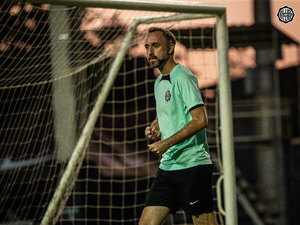 Versus / El gran problema de Carlos Aitor García para dirigir a Olimpia en la Libertadores