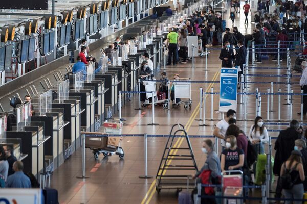 Asalto en el aeropuerto de Santiago deja dos muertos, entre ellos un funcionario - MarketData