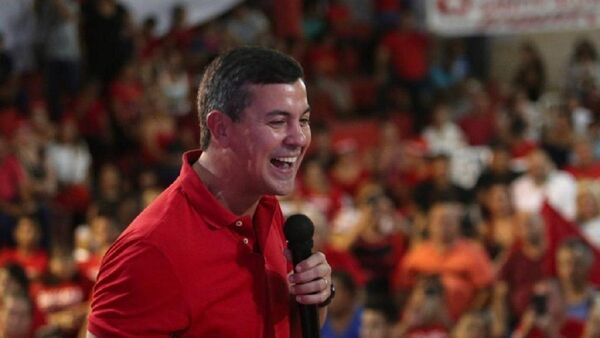 Peña se excusa por condicionar un debate con Efraín Alegre