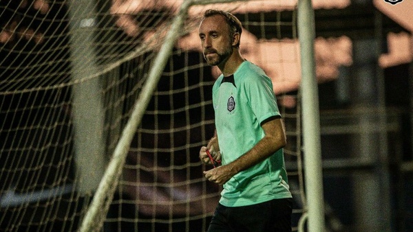 ¡Bombazo! Atendé lo que hará hoy el nuevo DT español de Olimpia contra Nacional