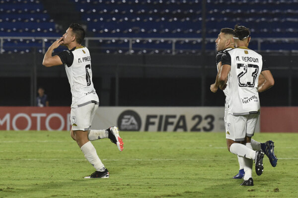 Versus / El particular caso de Tacuary: Todavía no ganó en el año, pero ya está en fase de grupos de Sudamericana