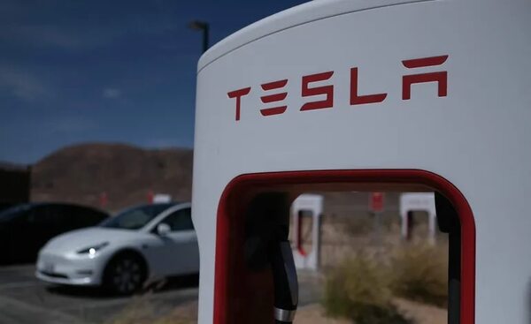 Autoridades de EEUU investigan el desprendimiento del volante de dos Tesla - Mundo - ABC Color