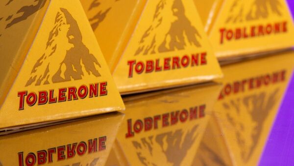 Toblerone cambiará su icónica imagen de una montaña en Suiza