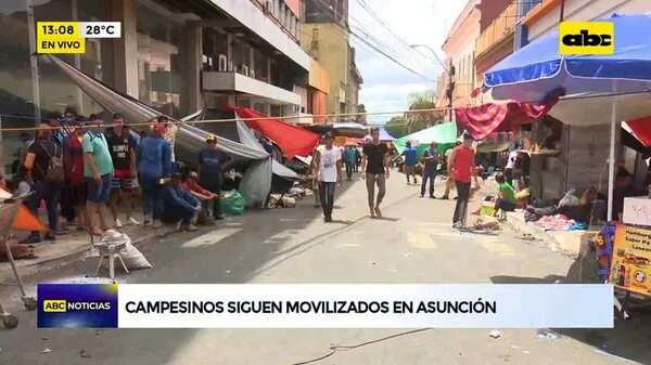 Video: campesinos siguen movilizados en Asunción - ABC Noticias - ABC Color