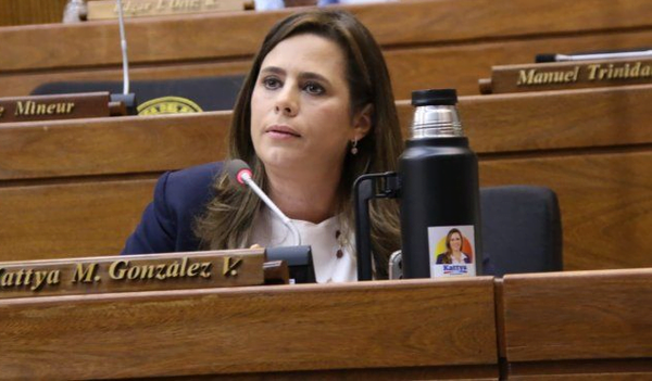 Kattya González plantea proyecto para que diputados pidan disculpas a mujeres - Noticiero Paraguay