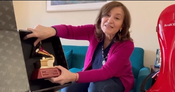 ¡Orgullo nacional! Berta Rojas ya recibió su Latin Grammy