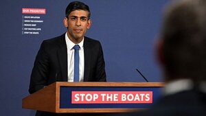 El Gobierno británico niega "violar la ley" con su polémico proyecto de ley de inmigración