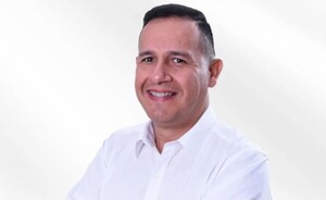 Álvarez Spinassi apunta a senaduría para representar a gente honesta
