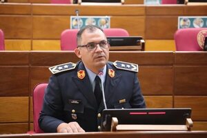 Comisión del Senado rechaza dar ascenso a policía por violencia familiar - Política - ABC Color