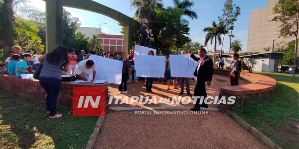 VECINOS DEL BARRIO ITÁ PASO ANUNCIARON HUELGA DE HAMBRE EN RECLAMOS A LA ANDE - Itapúa Noticias