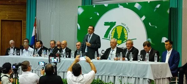 Presidente de CCU destaca importancia del productor - Economía - ABC Color