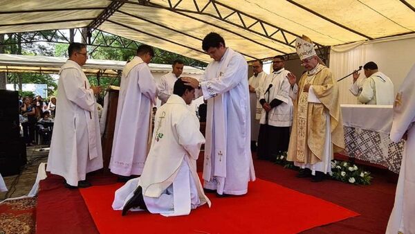 Luego de 60 años, un carmeño es ordenado sacerdote en Itapúa