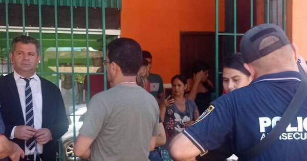 La Nación / Detuvieron a 5 personas por caso de sextorsión
