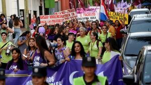 8M: Mujeres exigen más compromiso a políticos