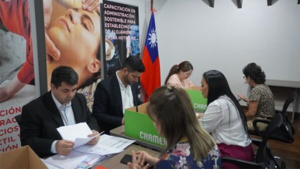 Proyecto REEMUJERPY hace 2° entrega del "Fondo de Apoyo para Mujeres Emprendedoras" - Informatepy.com