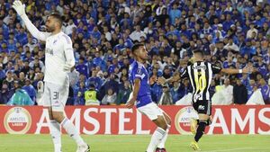Paulinho saca un punto para Atlético Mineiro