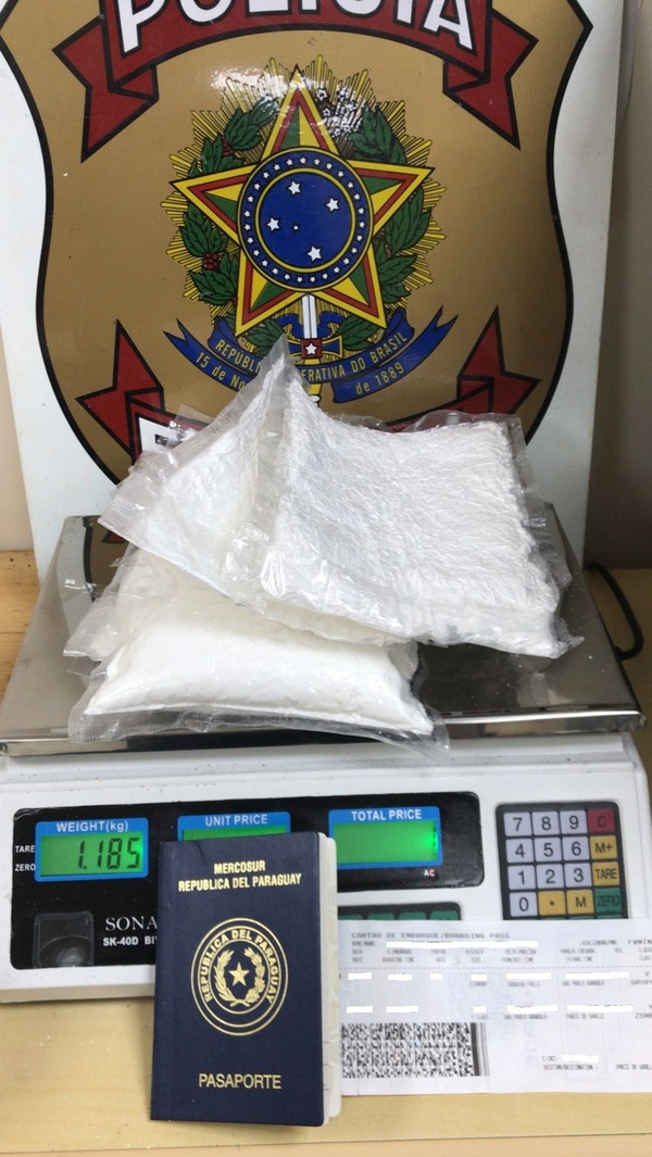 Atrapan a pareja de paraguayos con 2.385 kg de cocaína en aeropuerto de Foz do Yguazú - La Clave