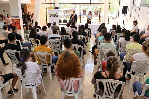 Estudiantes luqueños no pueden acceder a medias becas •