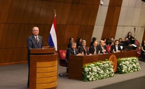 Nuevo fiscal general y promete «aplicar la justicia sin distinciones»