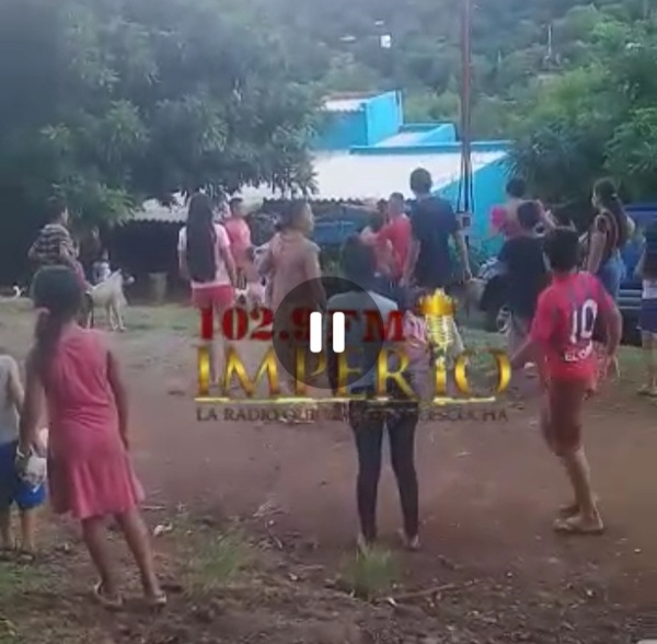 Vecinos de Romero Cue a los golpes por corte de conexión de agua a morosos - Radio Imperio