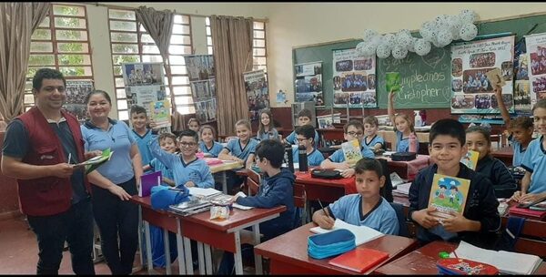 Realizan charla sobre importancia de la vacuna