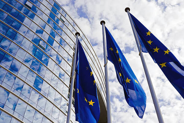 Mercosur y UE acuerdan intensificar negociaciones para cerrar un acuerdo - Revista PLUS