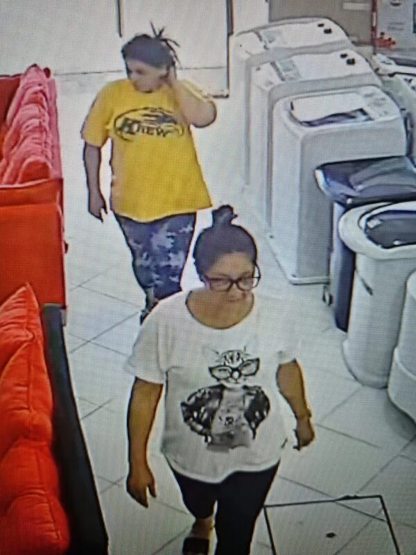 Video: Buscan a mujeres filmadas hurtando celulares en varios comercios - Policiales - ABC Color