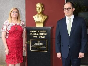 Fiscal general de Colombia está en Paraguay y trajo un informe sobre el caso Pecci - Política - ABC Color