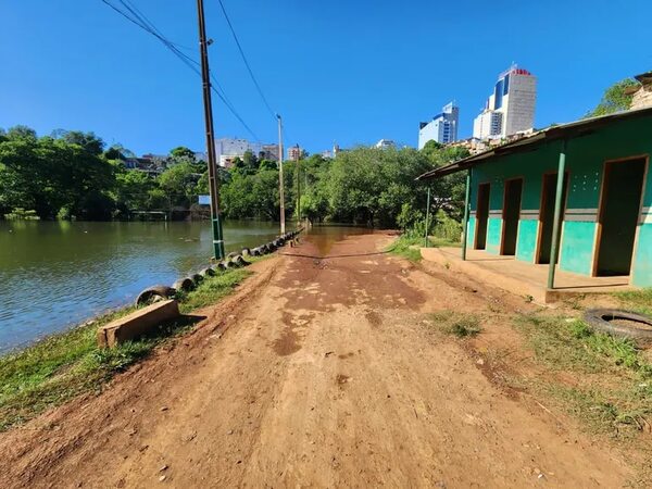 Con el descenso del río Paraná, cesa inundación de viviendas de CDE - ABC en el Este - ABC Color