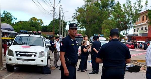 La Nación / Madre e hija fallecieron arrolladas mientras cruzaban la avenida frente al IPS Central