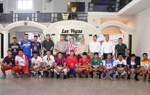 Entregan atuendos a 15 clubes deportivos de Coronel Oviedo – Prensa 5