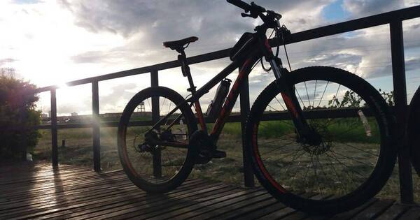 La Nación / ¡Ofreció hasta su gallina! Madre sueña con comprarle una bici a su hija