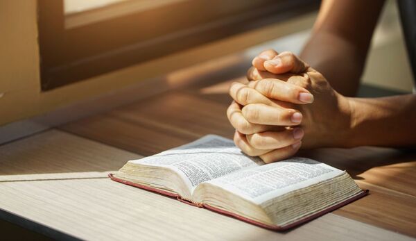 Conoce los 10 “tips” para mejorar tu vida de oración