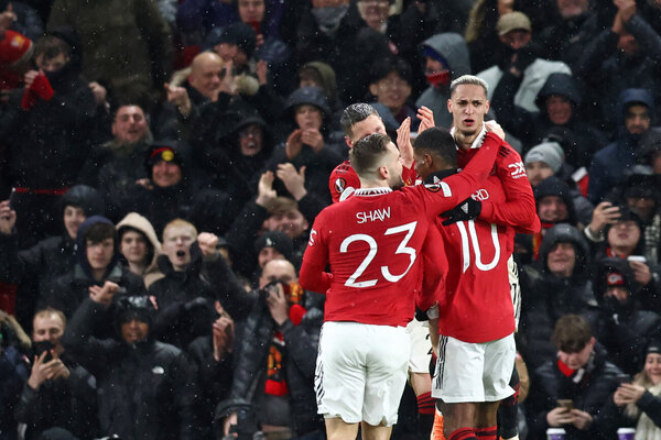 Versus / Manchester United se recupera del baile en Anfield goleando al Betis