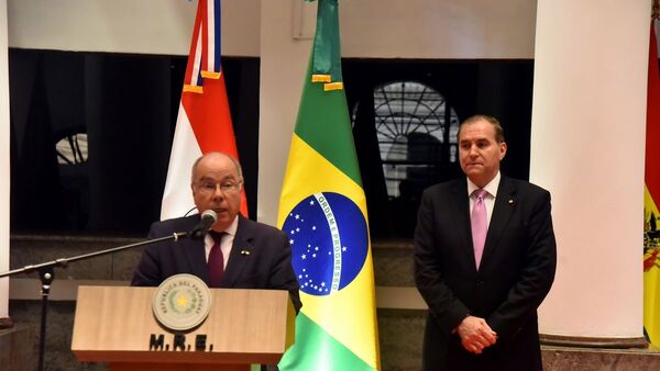 Canciller Vieira planteó profundizar cooperación en seguridad y defensa