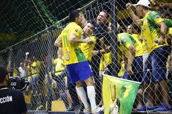 Diario HOY | Caacupé y Franco sacan ventaja