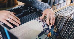 La Nación / Supera venta de vinilos al CD por primera vez desde 1987