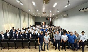 Tiki recibe respaldo de empleados de la UPE sede CDE