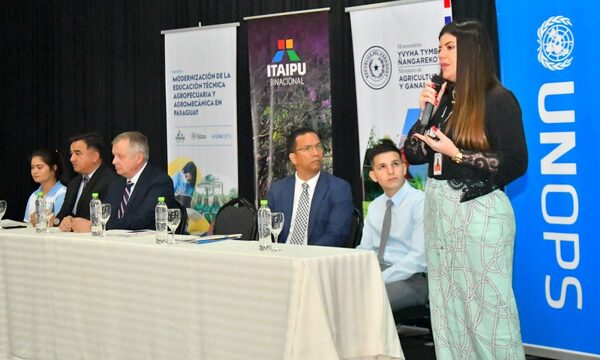 Con gestión de Bettina Aguilera, fortalecerán 14 escuelas agrícolas