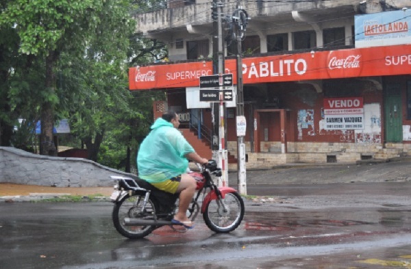 Anuncian viernes caluroso con chaparrones
