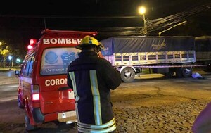 Hombre muere al tirarse debajo de un camión en Coronel Oviedo – Prensa 5