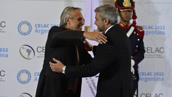 Mario Abdo y Alberto Fernández tratarán polémico peaje en hidrovía