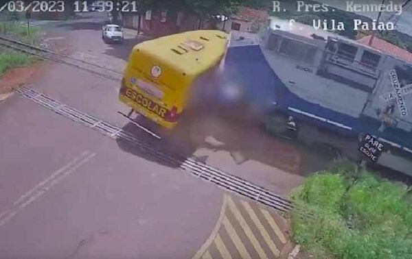 Autobús de colegio de educación especial es embestido por un tren en Brasil – Prensa 5