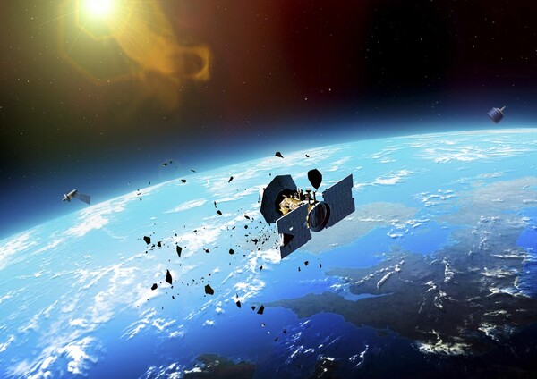 Científicos piden un pacto global que proteja la Tierra de la basura espacial