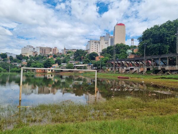 Diario HOY | Nivel del río Paraná desciende y alivia situación en CDE