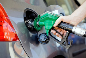 Petropar y un emblema privado bajan precio de combustible | Radio Regional 660 AM