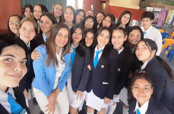 MEC lanza curso de bachiller técnico en servicios turísticos •